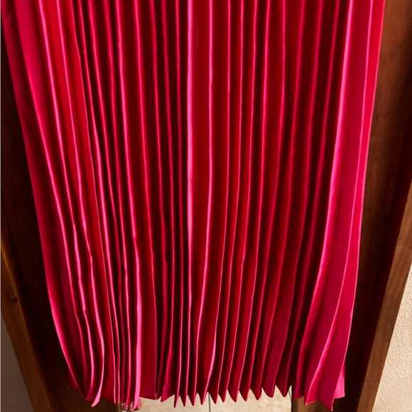 Midi Pleated Skirt - Picture 4 of 10